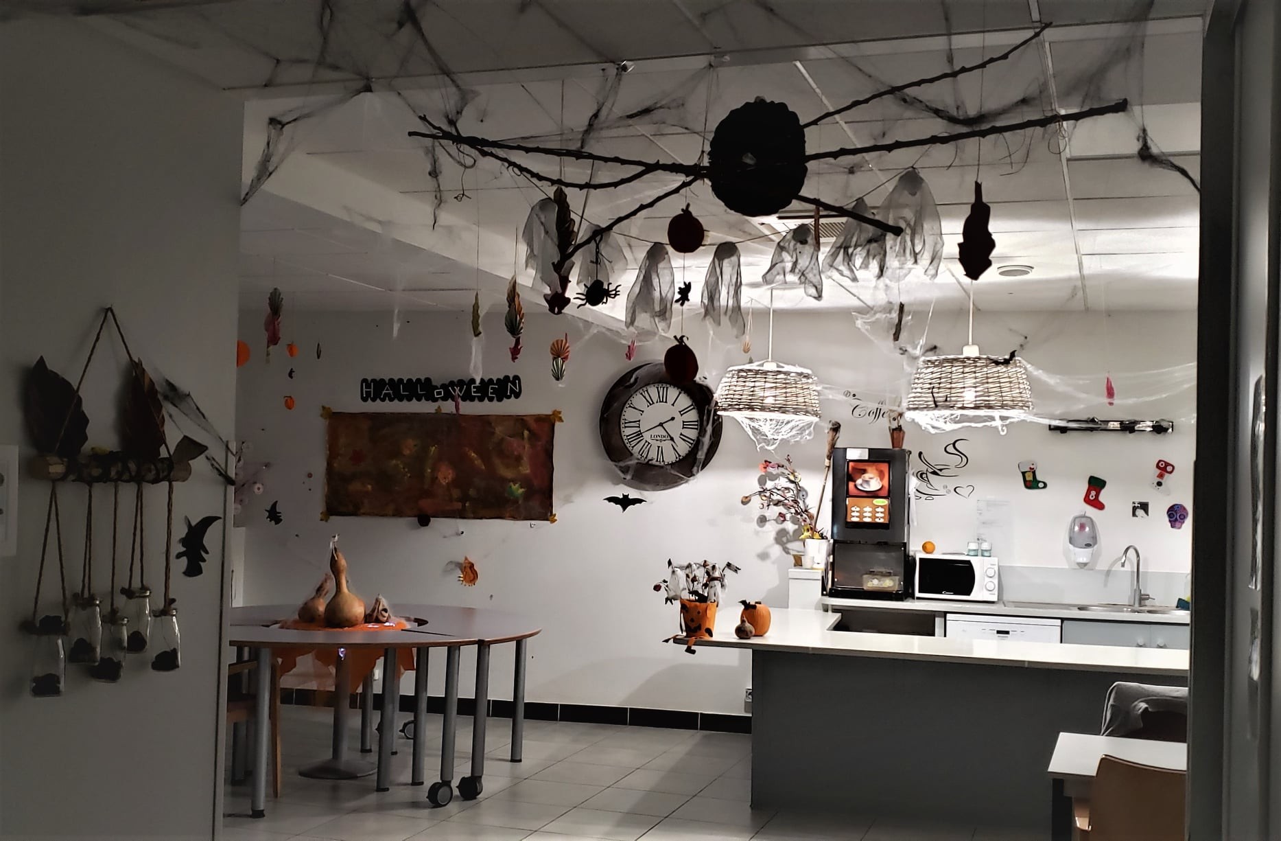 Décoration du PASA pour Halloween